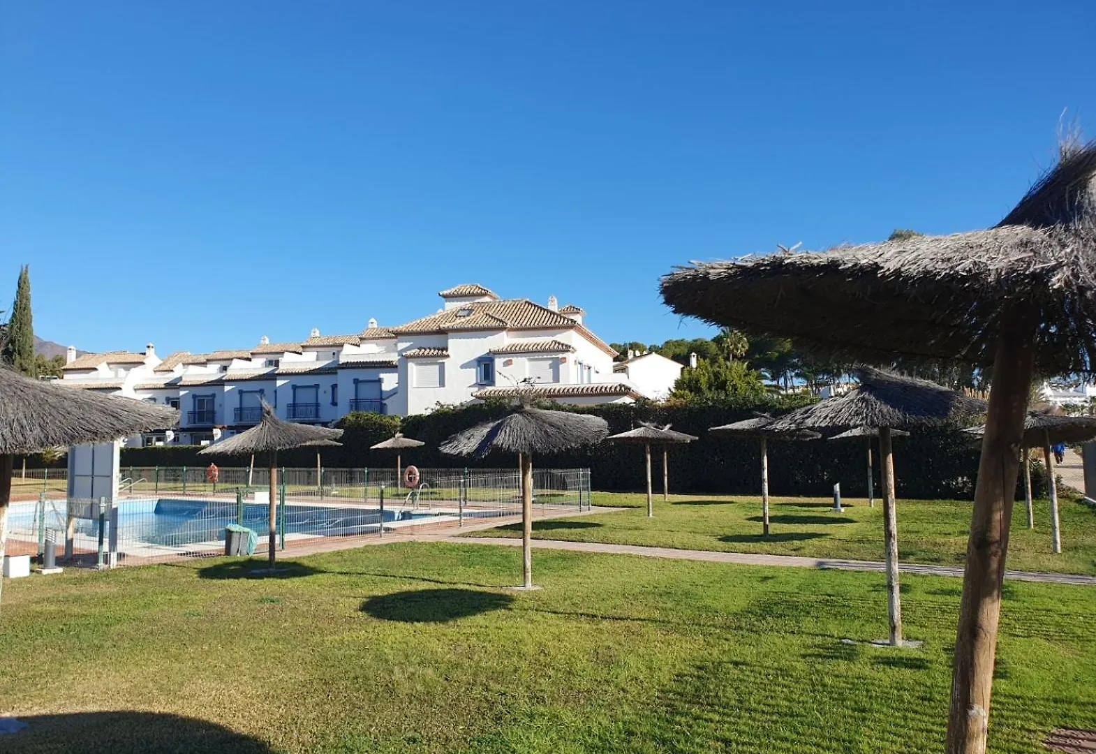 Bahia De Estepona 0*,